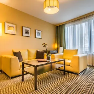 Hotel Western Olives - Free Pool & Parking