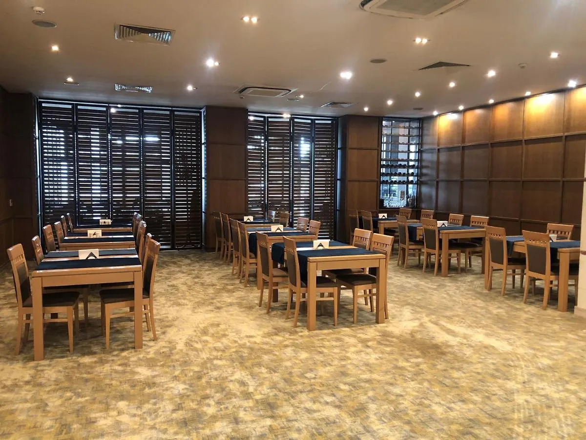 Vitosha Park Hotel - Free Indoor Pool & Parking Sofia 4*,
